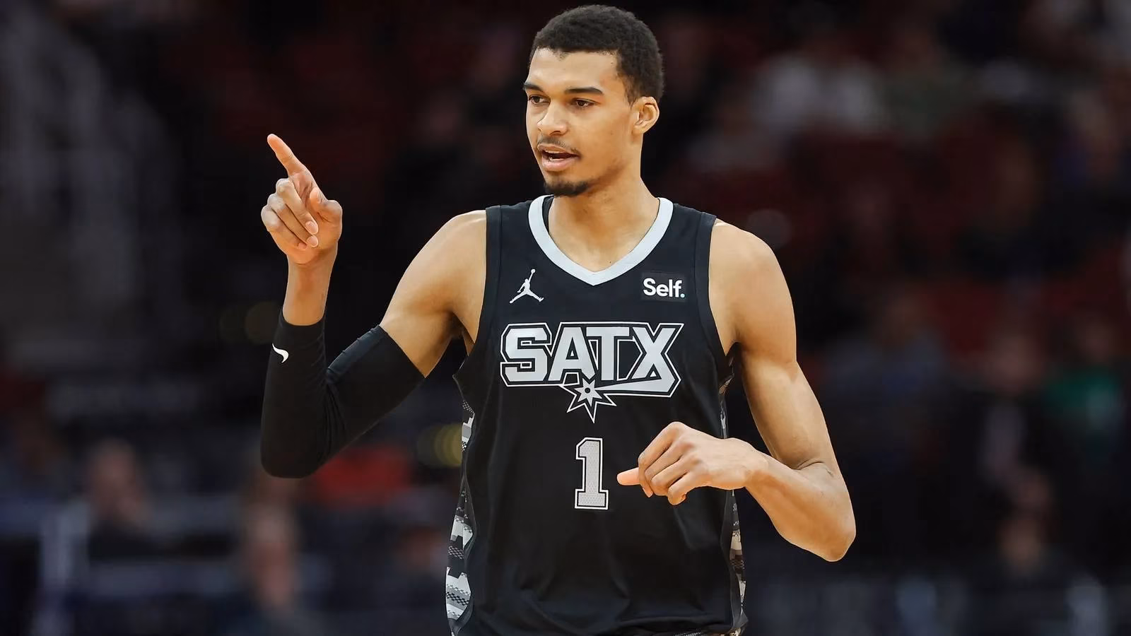 victor-wembanyama-s-historic-triple-double-cements-rookie-of-the-year-status-image-0